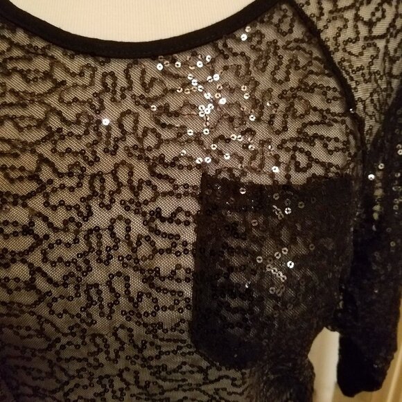 Black shear sequin short sleeve front pocket L - Picture 3 of 6